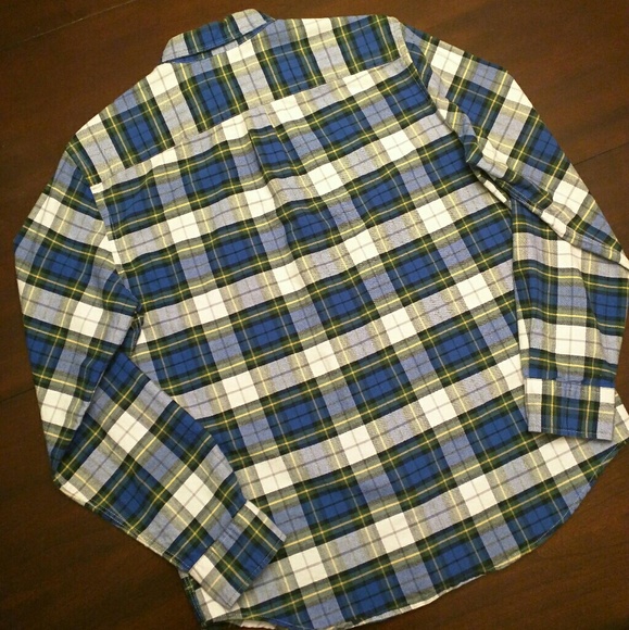 American Eagle Classic Fit Button Down - Large - Picture 4 of 4